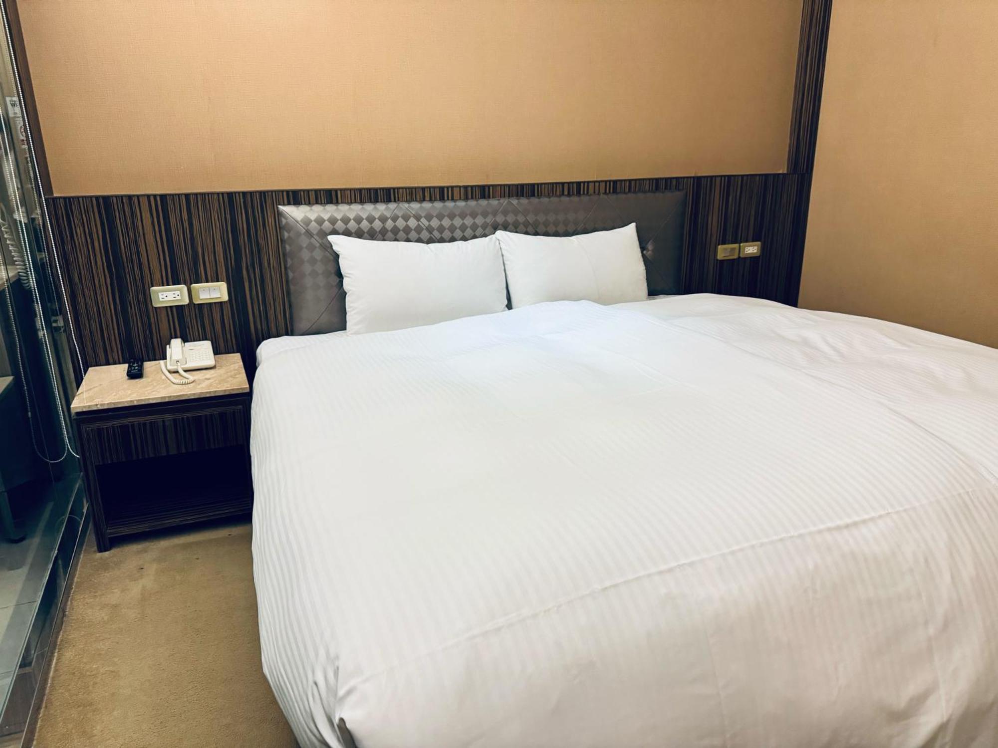 友愛京賞國際大飯店 Yoai Jing Shang Hotel Kaohsiung Bagian luar foto